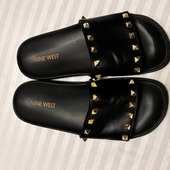 Nine West Slippers black with gold tone spiked size 7M - Picture 1 of 5